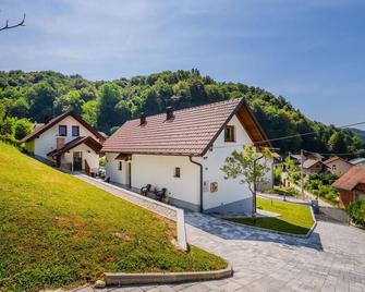 Holiday Home With Pool - Tuheljske Toplice - Building