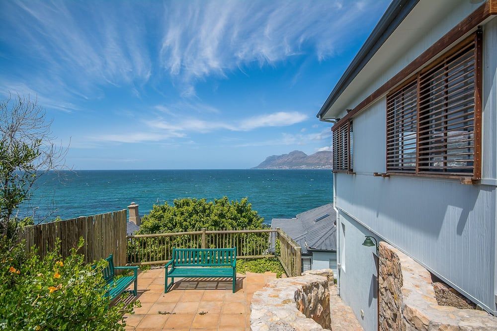 Modern Beach Apartment - Muizenberg - מרפסת