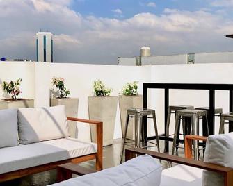 Gomez House - Makati - Balcony
