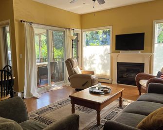 Family-friendly Cozy Condo nestled in Waterville Valley - Waterville Valley - Sala de estar