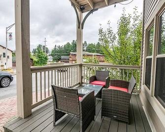 2-Bedroom apartment (D3), walk to Main Street - Lake Placid - Balcony