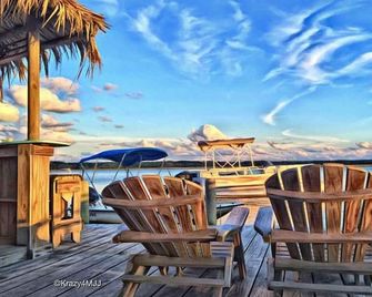 Snug Harbor Marina And Cottages - Chincoteague - Balcony