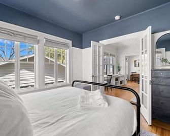 The Adaline Room 6, Stunning Hyde Park Apartment - Tampa - Bedroom