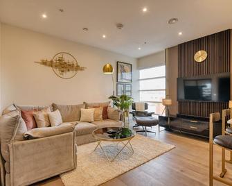 Luxury Designer Apartment - London - Living room