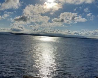 Unique Seaside Cottage in a picturesque village . - Burray - Beach