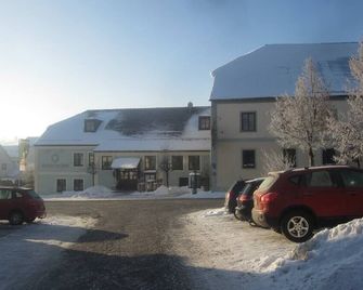 Brauereigasthof Zur Post - Neukirchen beim Heiligen Blut - Gebouw