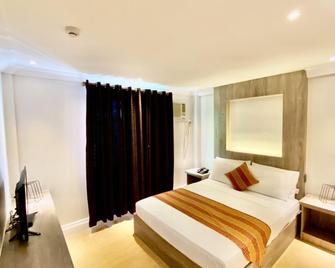 Hotel Euroasia - Angeles City - Kamar Tidur