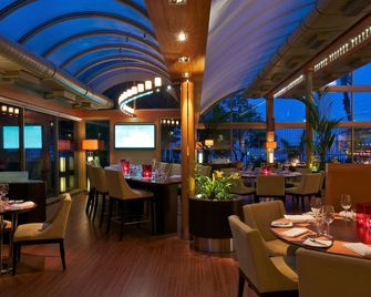 Vivanta Ernakulam, Marine Drive - Cochín - Restaurante