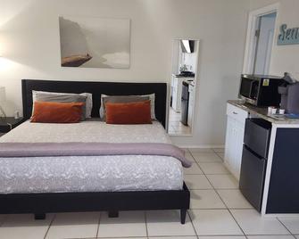 #2 Studio near mineral springs. - Warm Mineral Springs - Bedroom