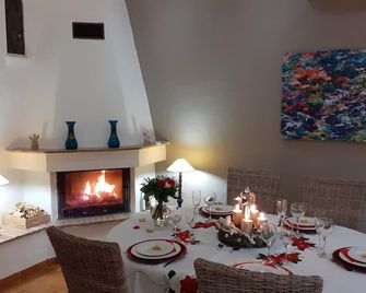 House in the spirit of a quiet sheepfold in a Provençal garden - Bagnols-en-Forêt - Dining room