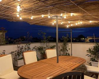 Casa di Rosaria - Due appartamenti nel centro storico con giardino sul terrazzo - Tricase - Balcone