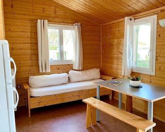 ZEcamping 5 étoiles pet friendly animé avec piscine couverte en bord de mer - Saint-Georges-d'Oléron