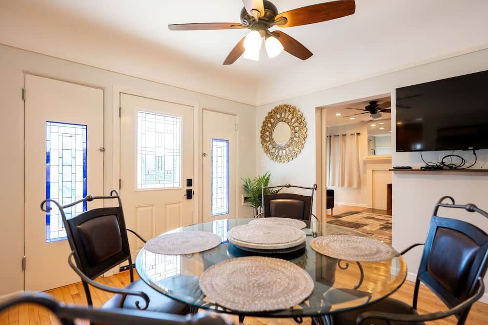 Close To Everything Fun - Charming 2-Br /2 Ba House In San Diego Wifi Ac Parking - סן דייגו - חדר אוכל