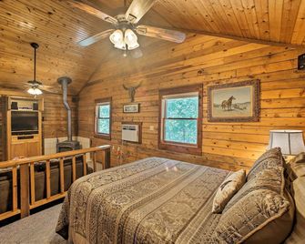 Secluded Studio 1 MI To Thorncrown Chapel - Eureka Springs - Bedroom