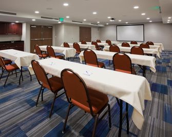 Holiday Inn Express & Suites Minneapolis (Golden Valley) - Mineápolis - Sala de reuniones