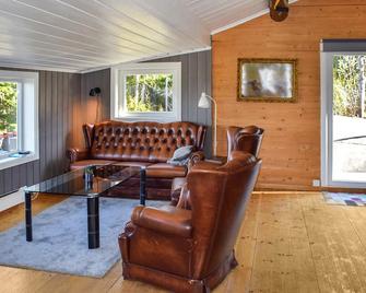 4 bedroom pet friendly home in Heggedal - Asker - Living room