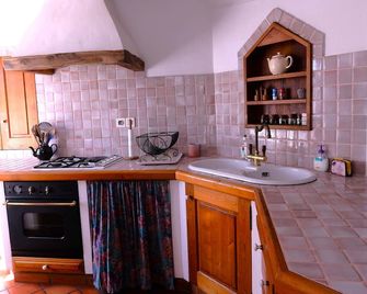 Old stones near the Verdon - Estoublon - Cocina