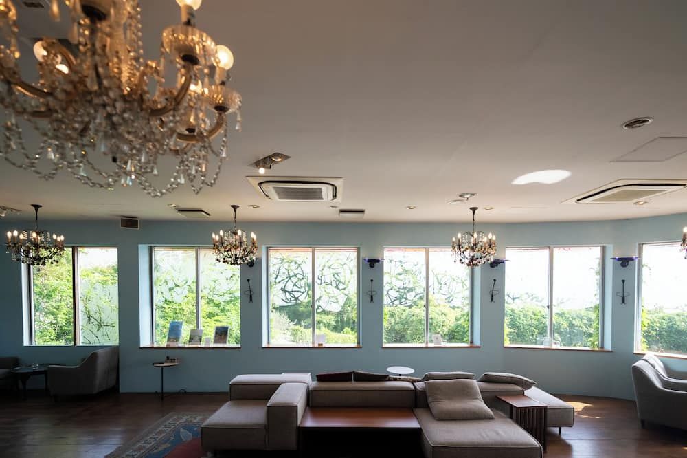 ريزورت هوتل موانا كوست