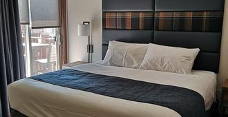 Premium Mountain View! Luxurious 2 Bed Condo at Stoneridge Mountain Resort - Canmore - Bedroom