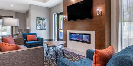 Image of hotel: Comfort Suites Gainesville Near University