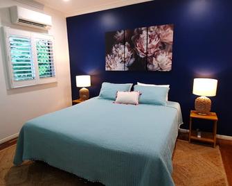 Red Door Retreat - Rockhampton - Bedroom