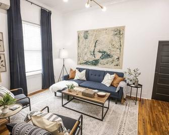 Cozy Lafayette House Fireplace Parking and Comfort - Lafayette