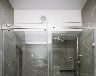 Apple Hostel - Biskek