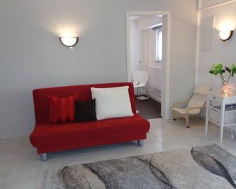 Ferienwohnung Am Recknitzhang - Ahrenshagen-Daskow - Wohnzimmer