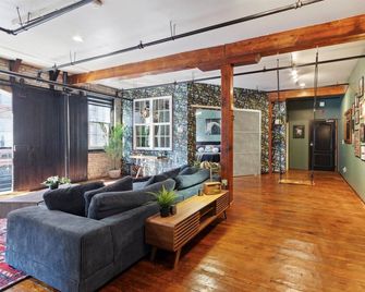 Chic Artist Flat on Fun Brewery & Restaurant Strip - Philadelphia - Lobby