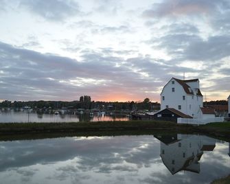 The Bull Inn - Woodbridge - Outdoors view