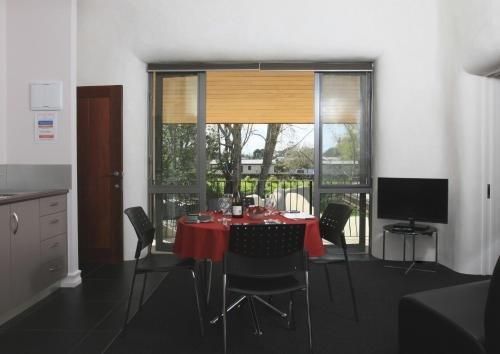 Bon Marie B&B - המילטון - חדר אוכל