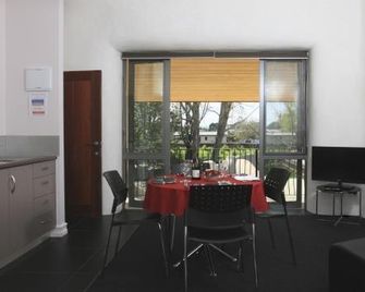 Bon Marie B&B - המילטון - חדר אוכל