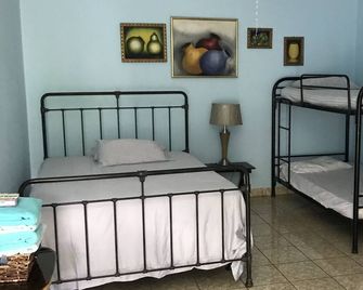 Hostel Quinta Johana Bed n Breakfast - Managua - Habitación