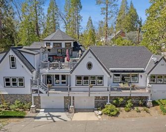 Bass Luxury Cabin-Game Room-Outdoor Kitchen-Lake View - Bass Lake - Building