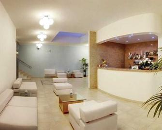 Residence Il Vascello - Muravera - Front desk