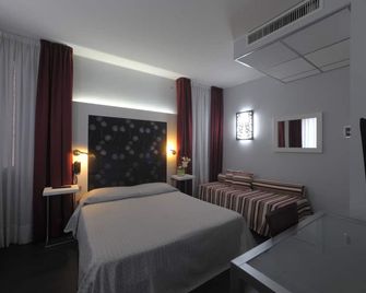 Hotel Aaron - Venice - Bedroom