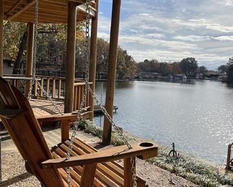 Stenson Hollow Lake Condo - Muscle Shoals - Balcón