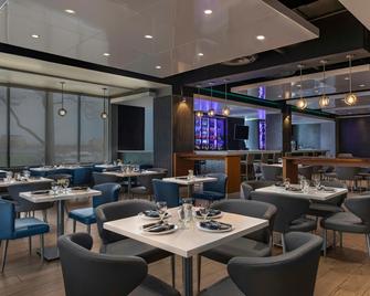 Embassy Suites by Hilton Toronto Airport - Toronto - Restaurant