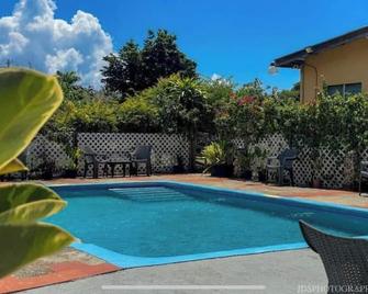 Crooks Apartments Crown Point. Where is not a crime to enjoy yourself - Crown Point - Pool