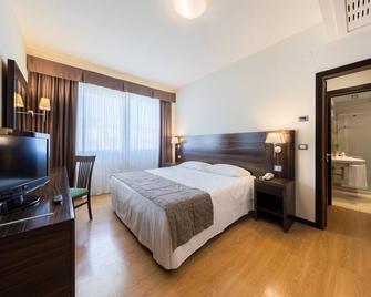 Hotel Delfino Venezia Mestre - Venice - Bedroom