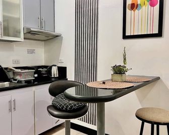 Bgc Mckinley Center Prime Accommodations - Taguig - Kitchen