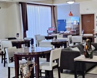 Aspen Grand Hotel Laporte - La Porte - Restaurace