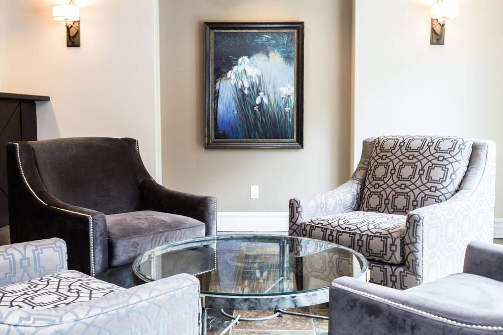 Canterra Suites Hotel - אדמונטון - טרקלין