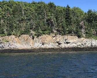 New England Style Home, Front Of House Is Yours! - Belfast - Beach