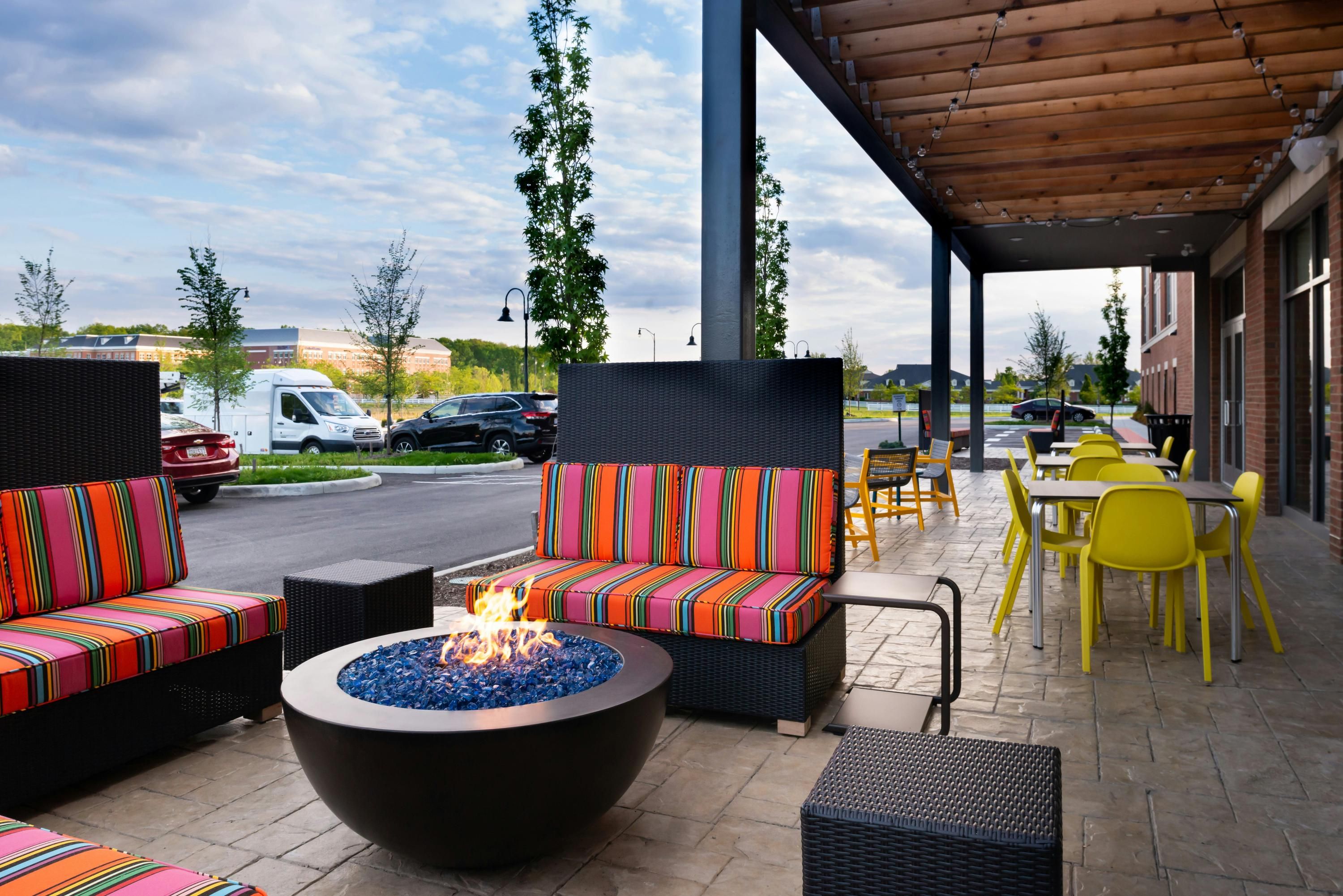 Home2 Suites by Hilton New Albany Columbus - New Albany - Innenhof