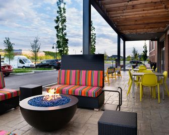 Home2 Suites by Hilton New Albany Columbus - New Albany - Innenhof