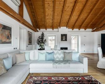 A Casa Nuccia Mansarda by Holiday Solutions - Como - Living room