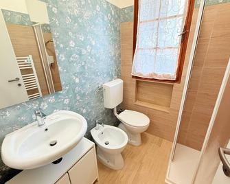 Elegant 3-rooms-detached house, air conditioning, large covered terrace with grill. - Lido delle Nazioni