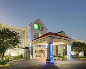 Holiday Inn Express & Suites Orangeburg By IHG - Orangeburg - Rakennus