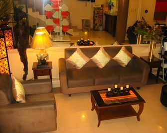 Sun Avenue Tourist Inn And Cafe - Tagbilaran City - Lobby